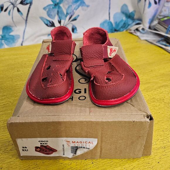 Magical Shoes Children's Barefoot Shoes Coco Red EU 26 US Kids 10 NEW NEVER WORN - Picture 1 of 7